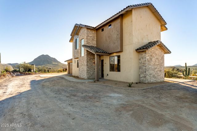 2605 W Ute Court, New River, AZ 85087