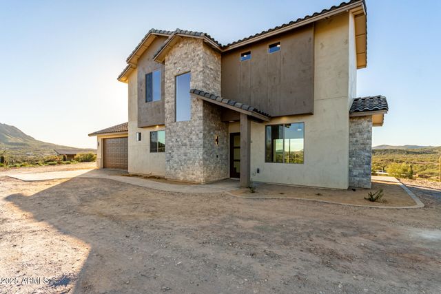 2605 W Ute Court, New River, AZ 85087