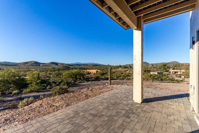 2605 W Ute Court, New River, AZ 85087