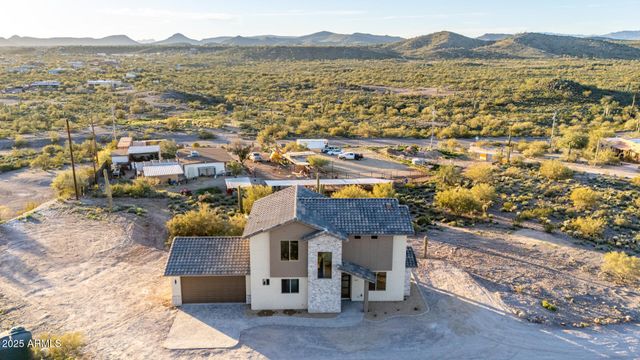 2605 W Ute Court, New River, AZ 85087