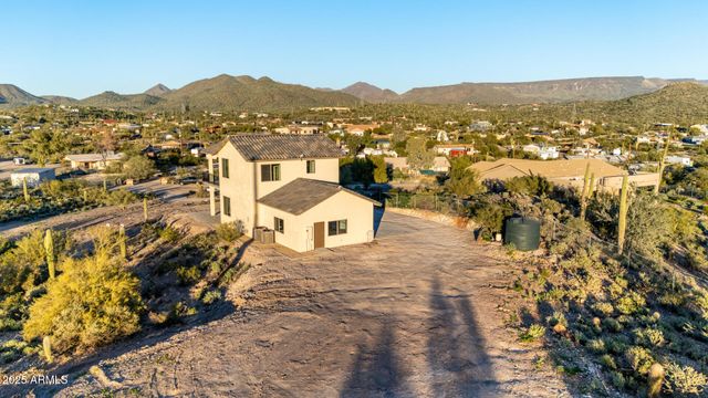 2605 W Ute Court, New River, AZ 85087