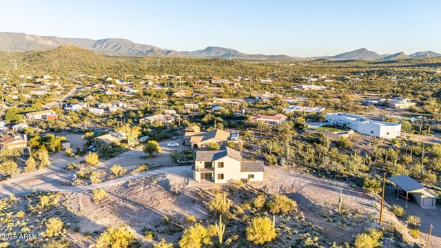 2605 W Ute Court, New River, AZ 85087