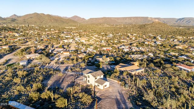 2605 W Ute Court, New River, AZ 85087