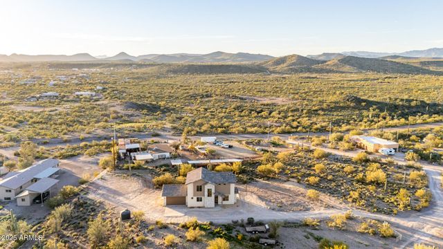 2605 W Ute Court, New River, AZ 85087