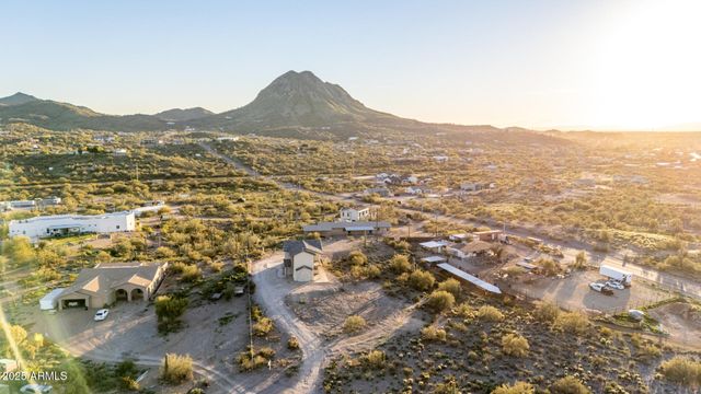 2605 W Ute Court, New River, AZ 85087