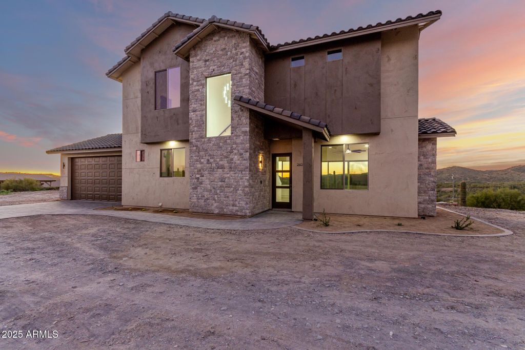 2605 W Ute Court, New River, AZ 85087