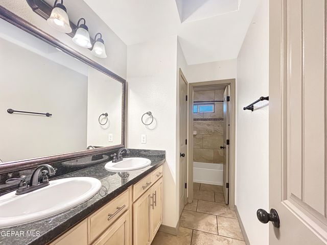 13125 Lost Willow Avenue, El Paso, TX 79938