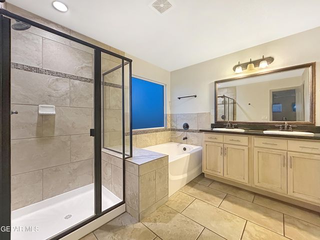 13125 Lost Willow Avenue, El Paso, TX 79938