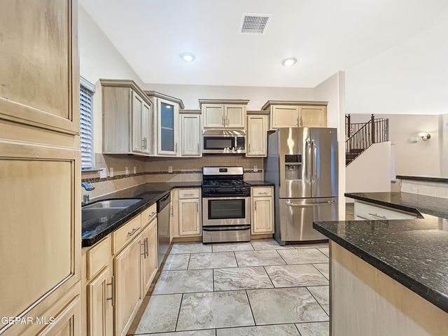 13125 Lost Willow Avenue, El Paso, TX 79938