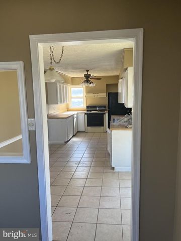 1904 PIMMIT DR, Falls Church, VA 22043