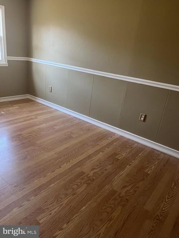 1904 PIMMIT DR, Falls Church, VA 22043