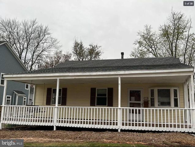 1904 PIMMIT DR, Falls Church, VA 22043