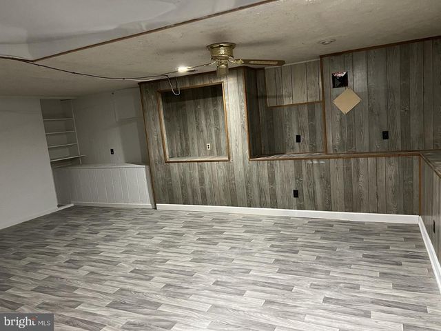 1904 PIMMIT DR, Falls Church, VA 22043