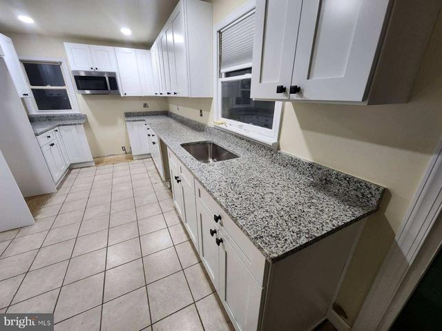 1904 PIMMIT DR, Falls Church, VA 22043