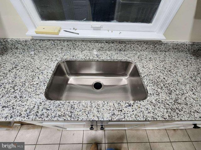 1904 PIMMIT DR, Falls Church, VA 22043