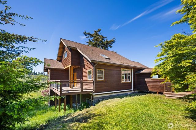 38104 Hillview Lane NE, Hansville, WA 98340