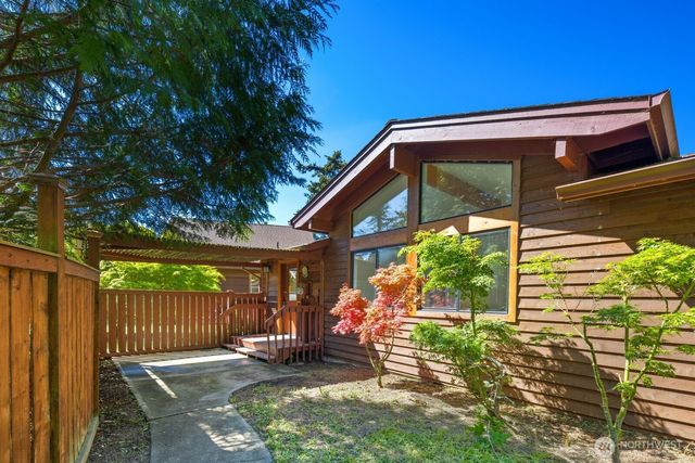 38104 Hillview Lane NE, Hansville, WA 98340
