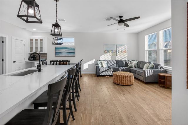 603 E Avenue G 304, Port Aransas, TX 78373