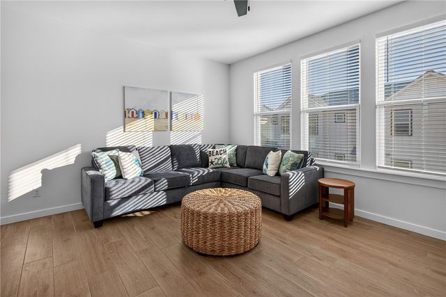 603 E Avenue G 304, Port Aransas, TX 78373