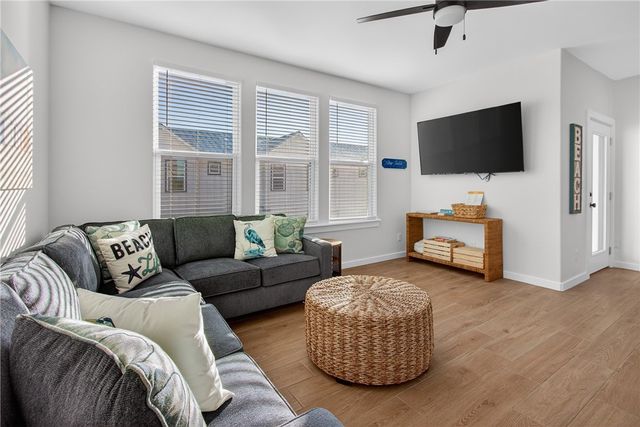 603 E Avenue G 304, Port Aransas, TX 78373