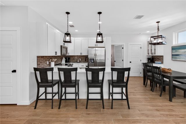 603 E Avenue G 304, Port Aransas, TX 78373