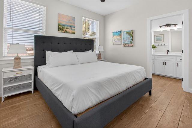 603 E Avenue G 304, Port Aransas, TX 78373