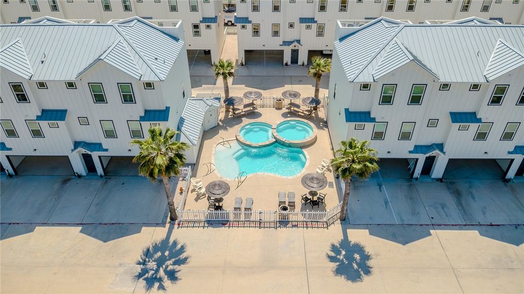 603 E Avenue G 304, Port Aransas, TX 78373 — photo 5