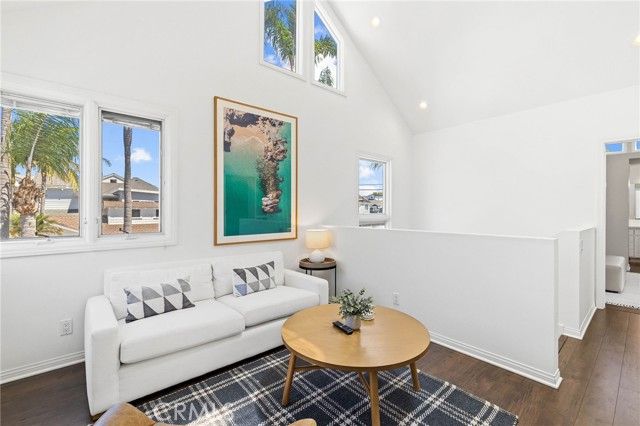 124 Garnet Avenue, Newport Beach, CA 92662