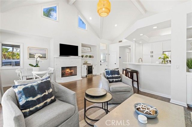 124 Garnet Avenue, Newport Beach, CA 92662