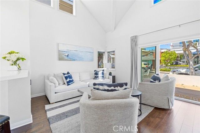 124 Garnet Avenue, Newport Beach, CA 92662