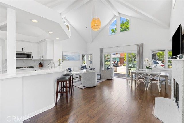 124 Garnet Avenue, Newport Beach, CA 92662