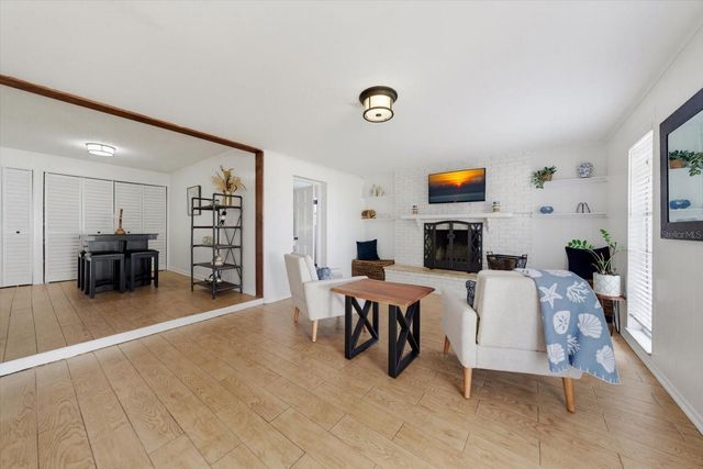 1333 BAYVIEW DRIVE, Clearwater, FL 33756
