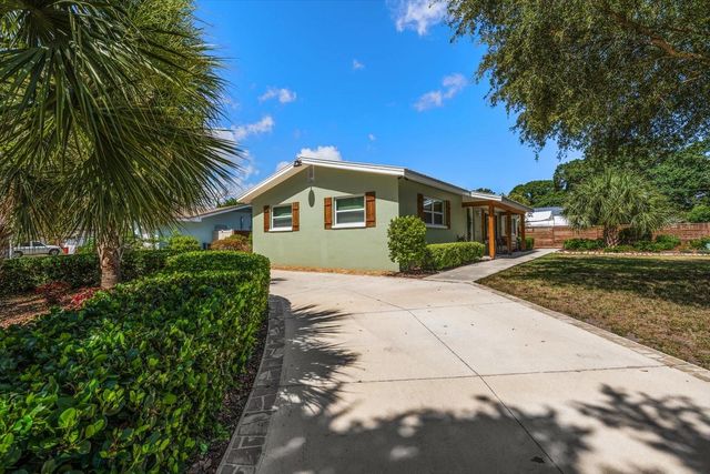 1333 BAYVIEW DRIVE, Clearwater, FL 33756