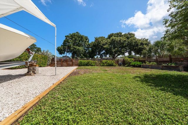 1333 BAYVIEW DRIVE, Clearwater, FL 33756