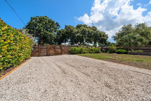 1333 BAYVIEW DRIVE, Clearwater, FL 33756
