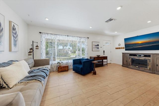 1333 BAYVIEW DRIVE, Clearwater, FL 33756
