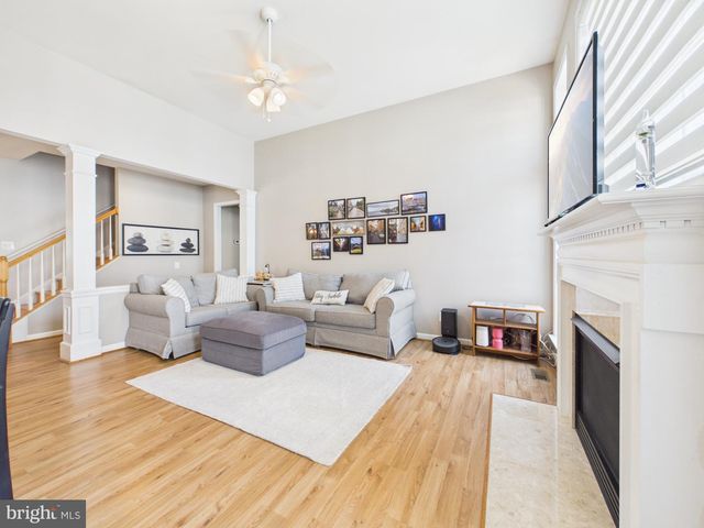 13507 JEB STUART SQ, Centreville, VA 20120