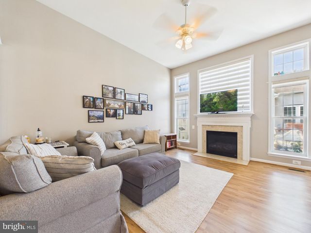 13507 JEB STUART SQ, Centreville, VA 20120