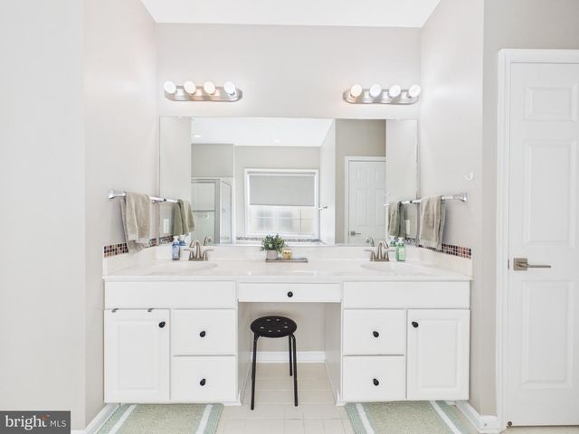 13507 JEB STUART SQ, Centreville, VA 20120