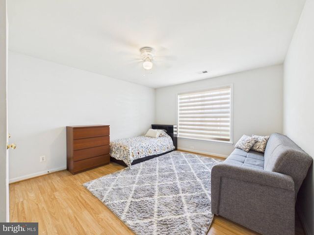 13507 JEB STUART SQ, Centreville, VA 20120