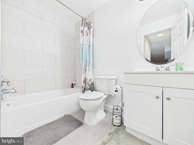 13507 JEB STUART SQ, Centreville, VA 20120