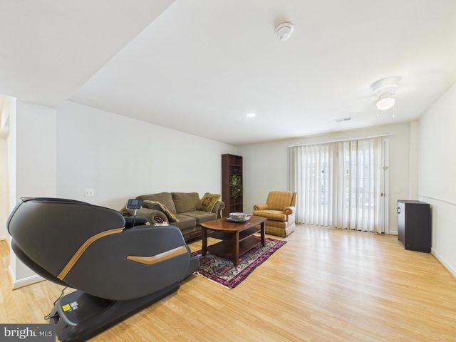 13507 JEB STUART SQ, Centreville, VA 20120