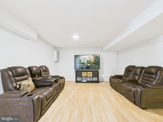 13507 JEB STUART SQ, Centreville, VA 20120