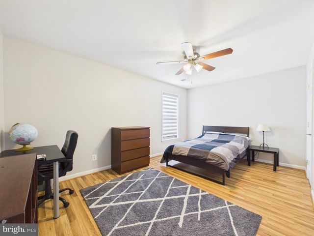 13507 JEB STUART SQ, Centreville, VA 20120
