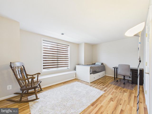 13507 JEB STUART SQ, Centreville, VA 20120