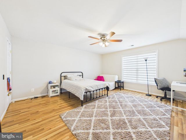 13507 JEB STUART SQ, Centreville, VA 20120