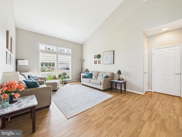 13507 JEB STUART SQ, Centreville, VA 20120