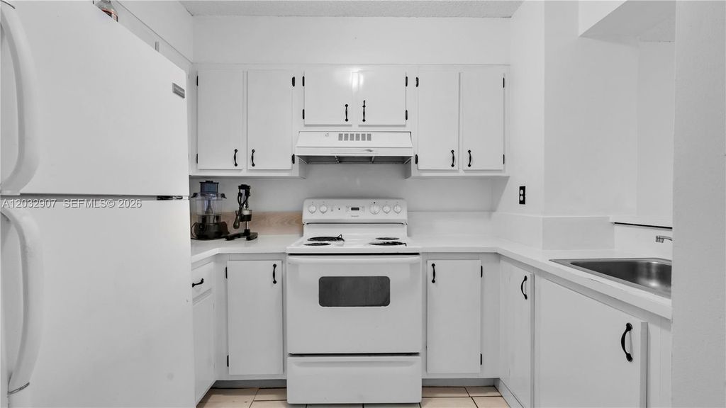Image 6 of property listing at 546 SW 1st St 603, Miami, FL 33130