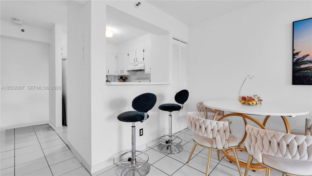 Image 8 of property listing at 546 SW 1st St 603, Miami, FL 33130
