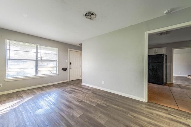 7203 Gore Drive, Houston, TX 77016